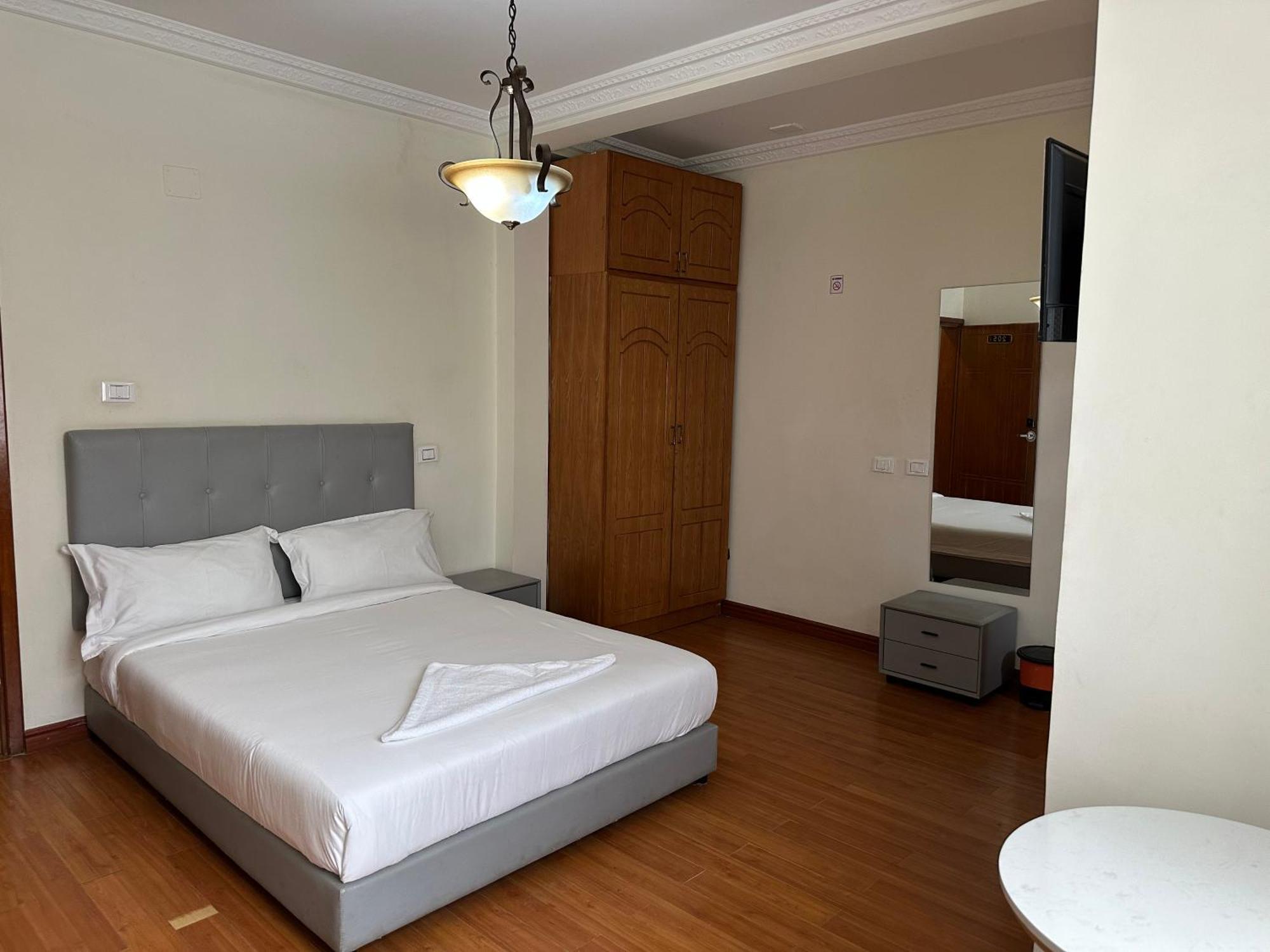 Social House Bed & Breakfast Addis Ababa Exterior photo